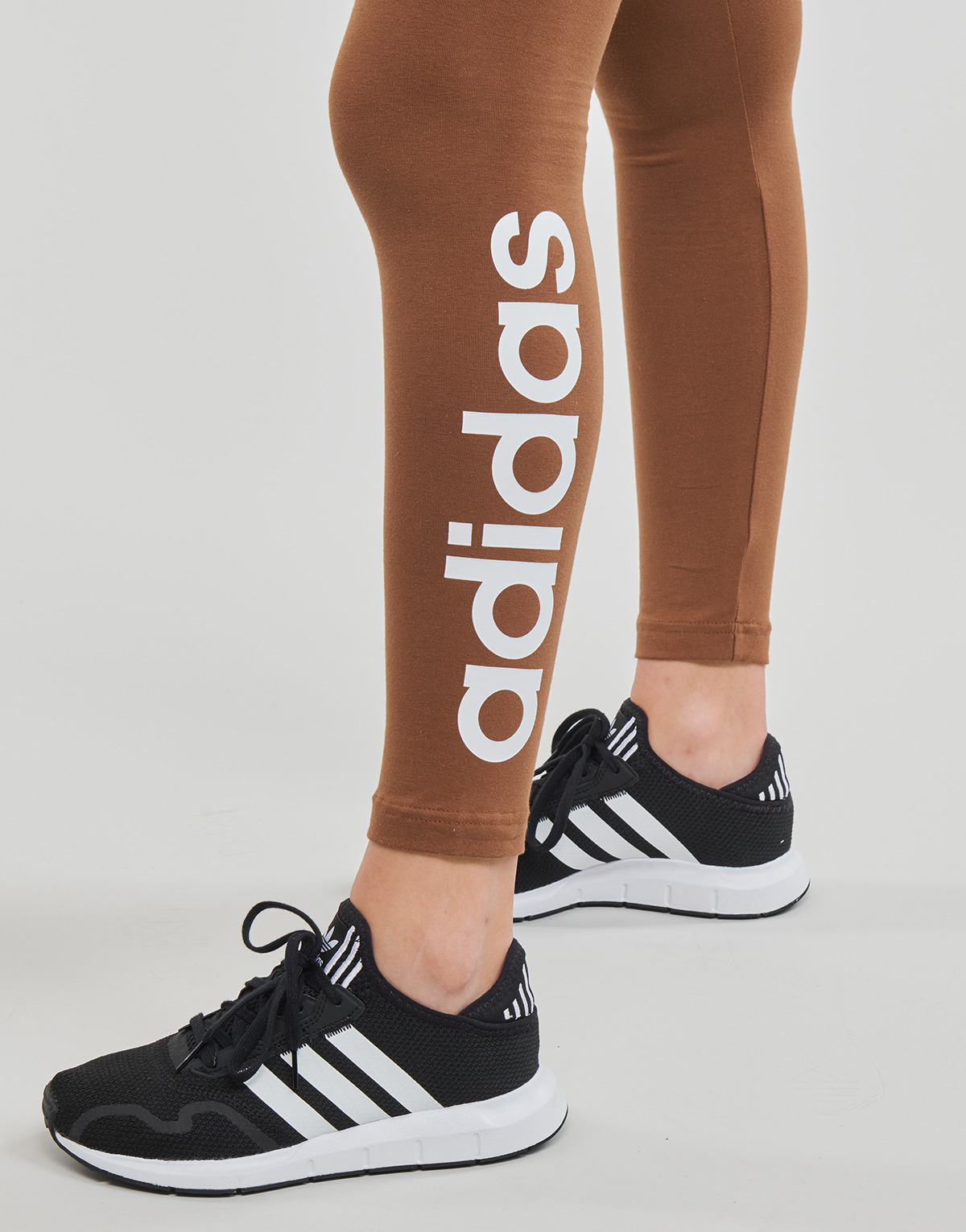 Adidas Sportswear Marron / Blanc LIN LEG vM496o1G